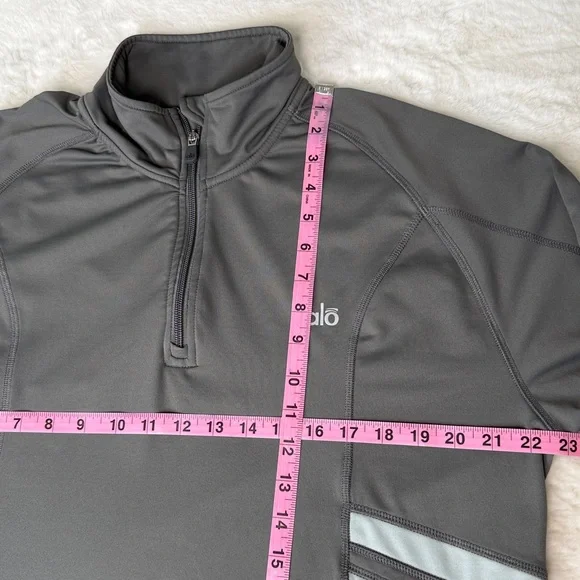 Alo 1/4 Zip CoolFit Pullover Mens XL Gray Stretch Athleisure Gorpcore Read - Picture 10 of 17